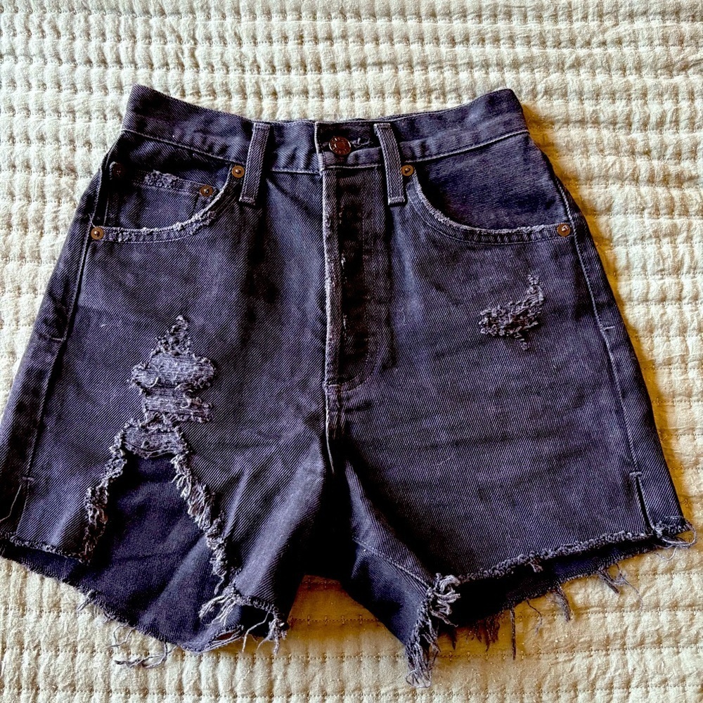 Agolde Women’s Seeker Gray Dee Ultra High Rise Distressed 3” Shorts Size 23
